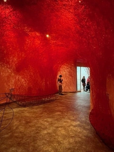 The Soul Trembles, Chiharu Shiota, red thread corridor